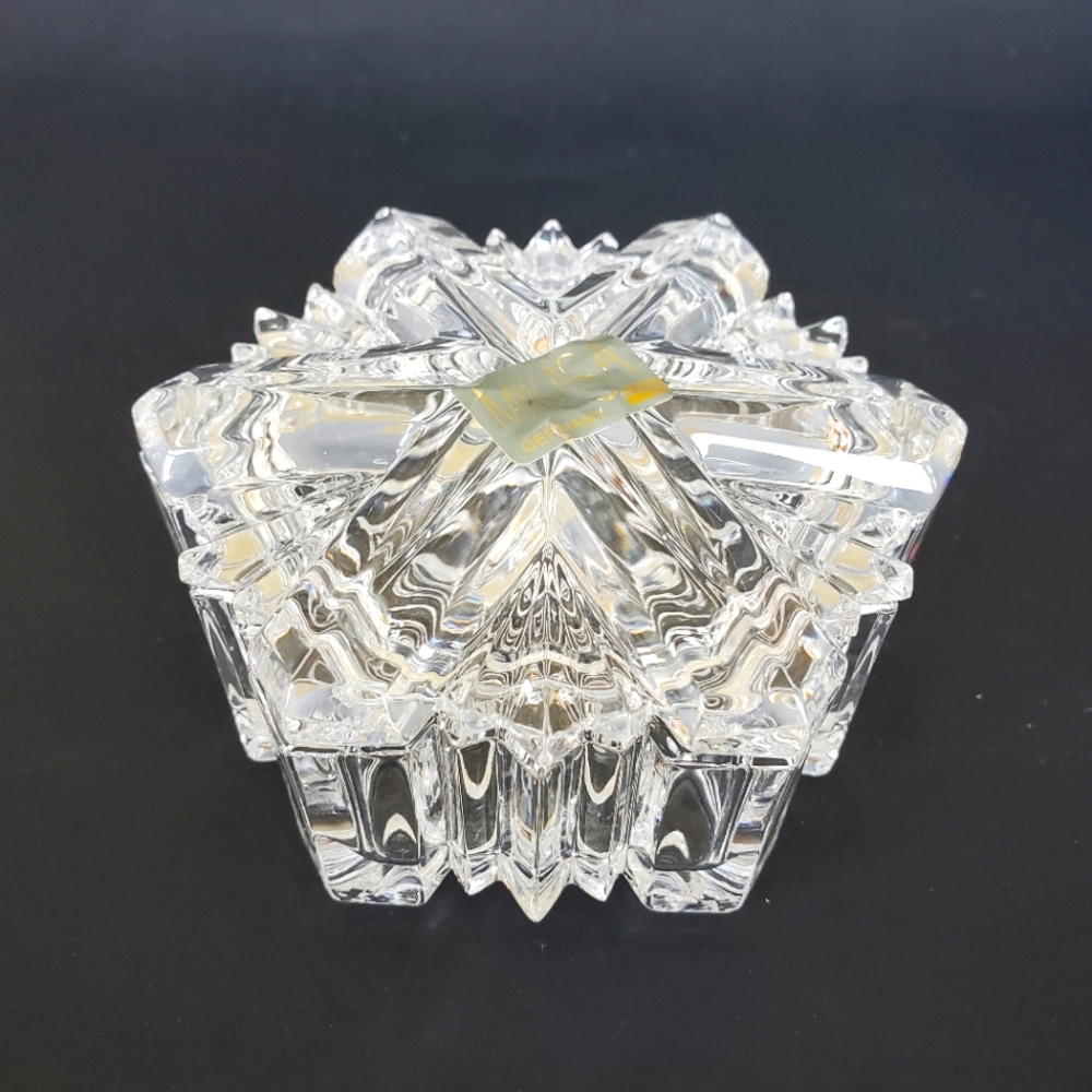 Vintage Mikasa Crystal Snowflake Lidded Trinket Jewelry Dish. SN011/606. Germany